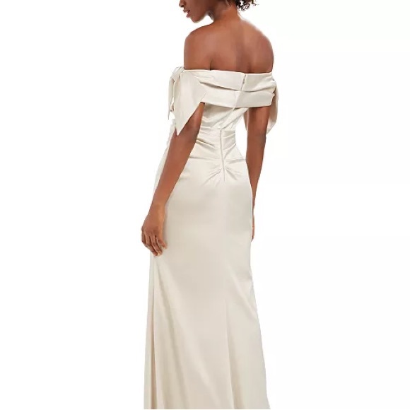 Vince Camuto Champagne OFF THE SHOULDER RUCHED TRUMPET GOWN MAXI DRESS CHP - Picture 1 of 8